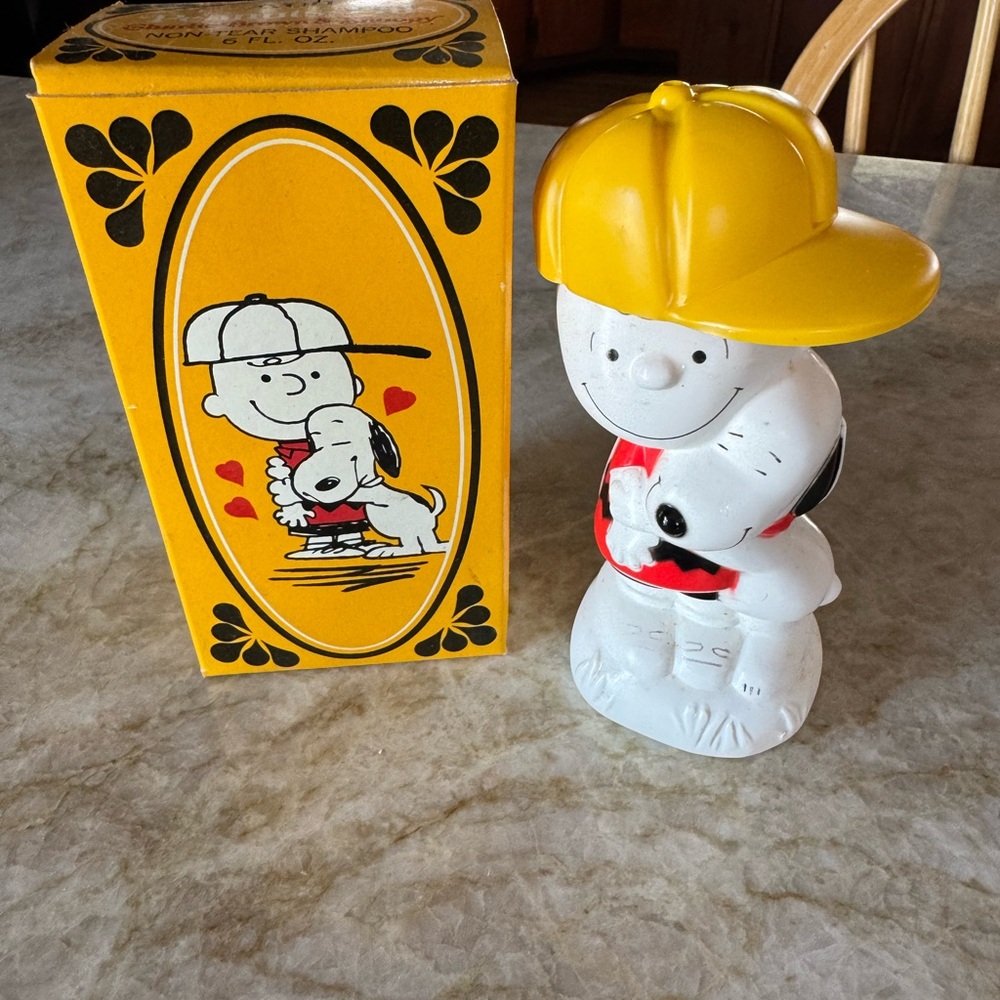 Vintage Avon Peanuts Pals Charlie Brown & Snoopy W/Box